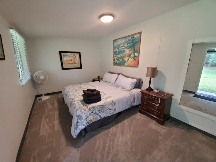 Room # 7 Split King, No AC, TV or Fridge