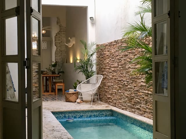 Stylish PRIVATE house with POOL .  FREE Breakfast!