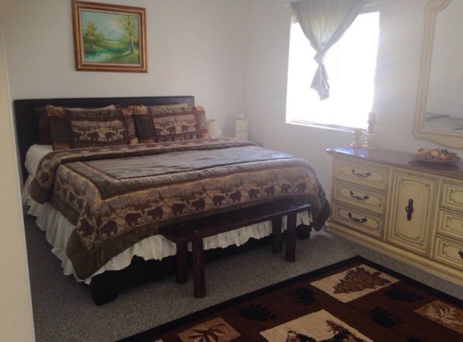 Master Bedroom (1st level) with Comfy King Bed