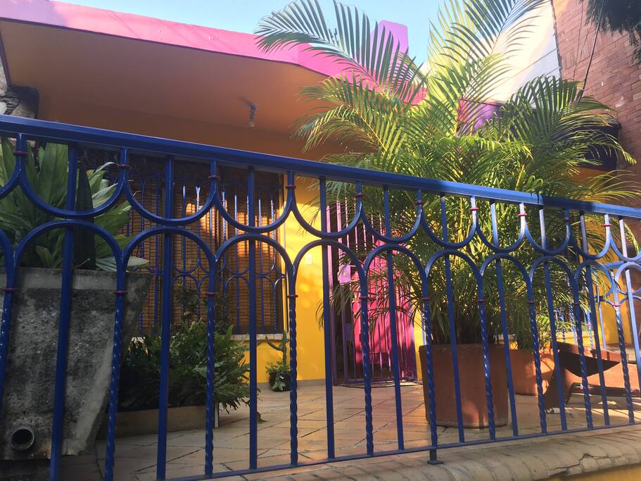 Efeefe House - View from the street