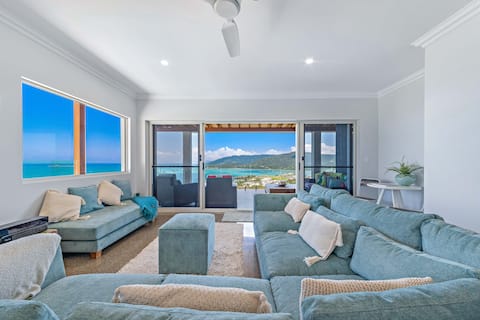 Top Airbnb: Hamptons on the Hill with WOW Island views in Airlie Beach
