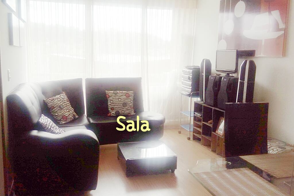 - Sala de lectura & música