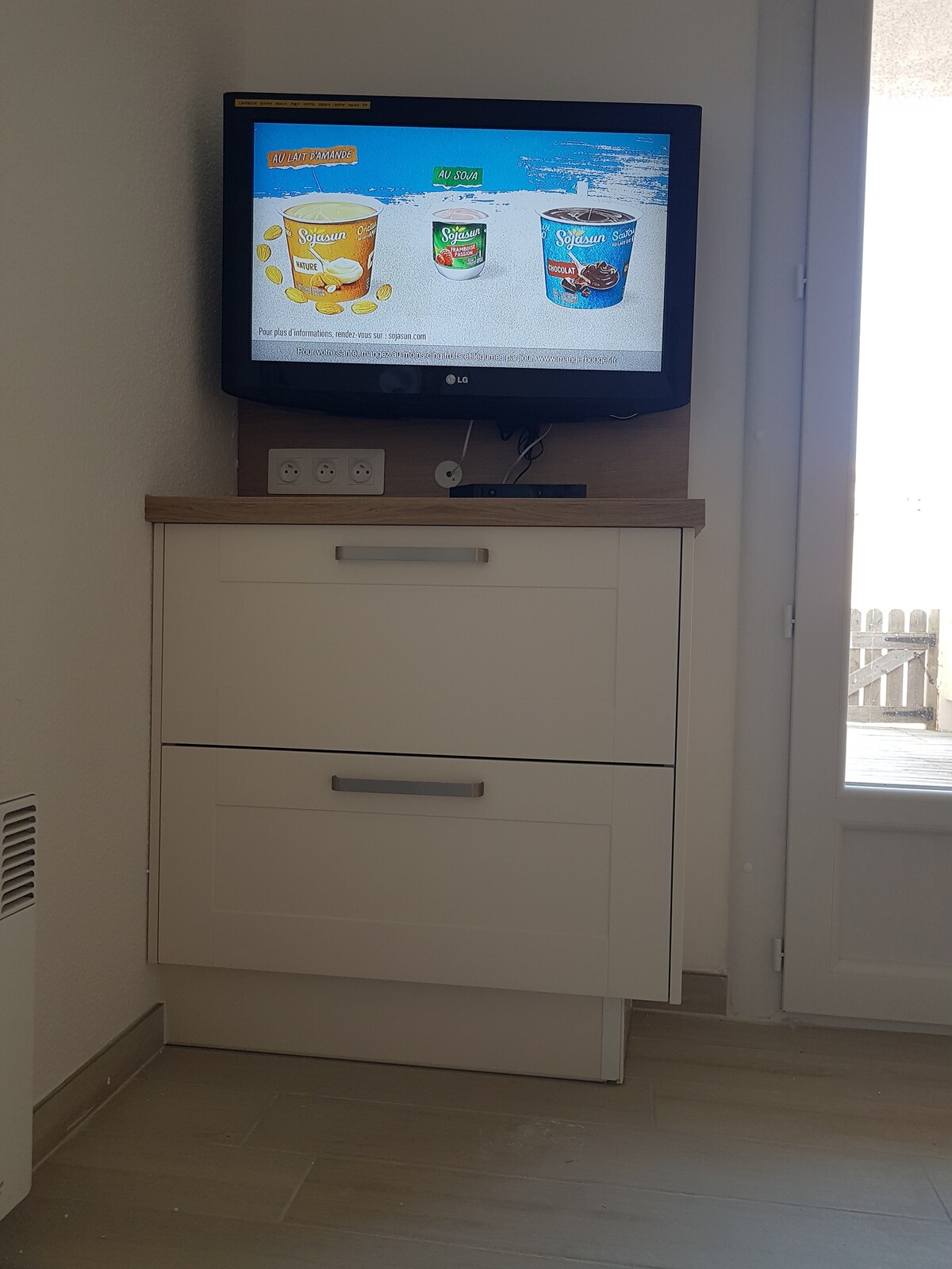Popular Airbnb listing: Air-conditioned apartment in Gruissan. the little house in Gruissan
