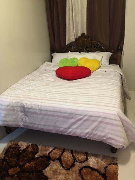 Queen size bed