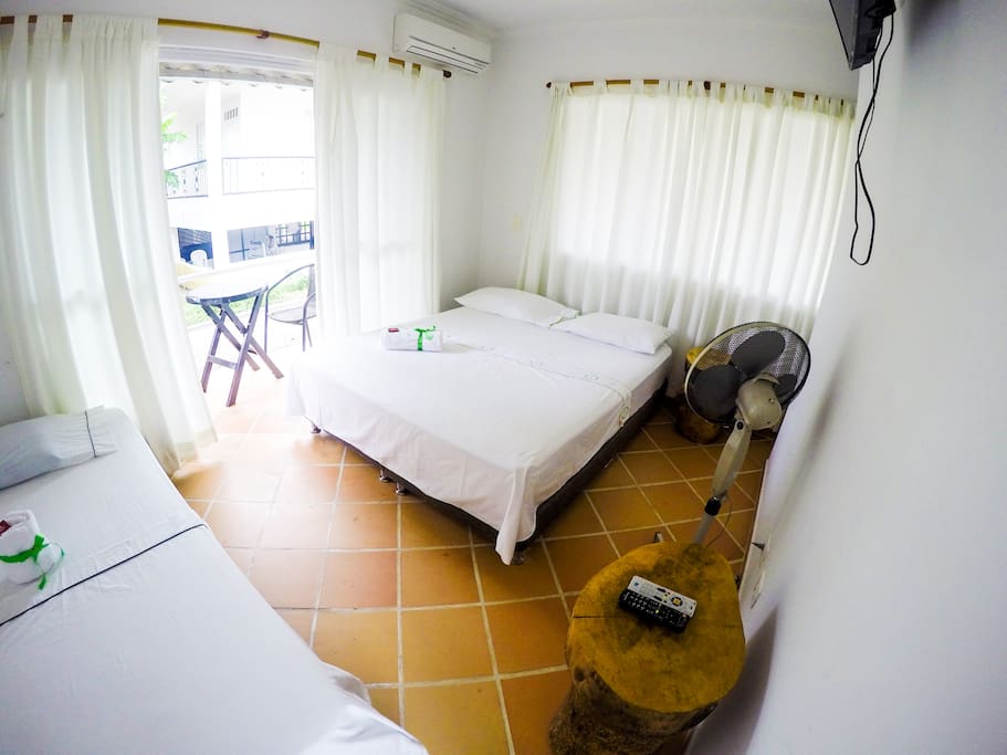 Habitación para dos o tres personas con ventilador