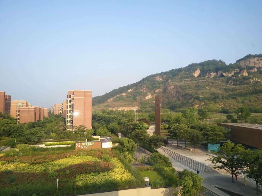 七贤四季,景色怡人。