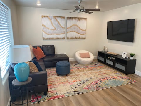 Popular Airbnb listing: Crimson Cliff 15 in Kanab