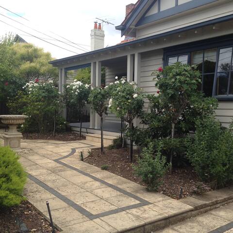 3-4 bedroom modern stylish family home