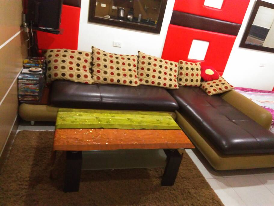 The couch can also serve as a bed for 2 - extra guests