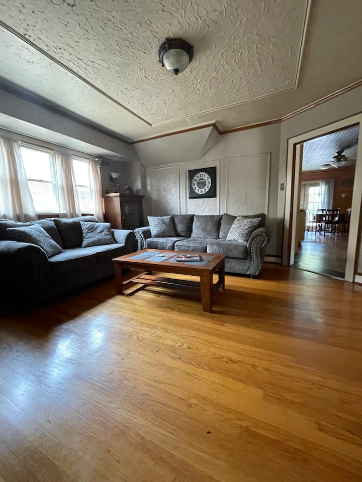 Bay View Upper Parkside Gem - Milwaukee, WI