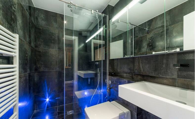 Stunning three bedroom in Oxford Street gallery image 5