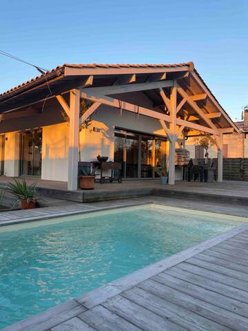 Maison familiale avec grande terrasse et piscine gallery image 2