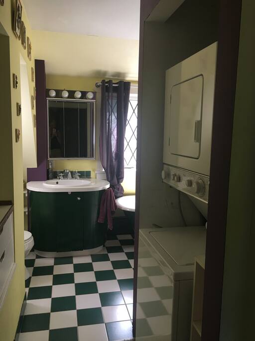 Apartment size washer/dryer