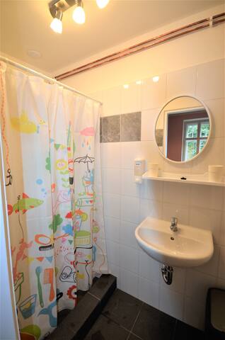 2BDR Beautiful apartment in the center for 7 pax gallery image 3