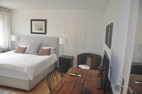 Lovely flatlet overlooking Zug/Baar