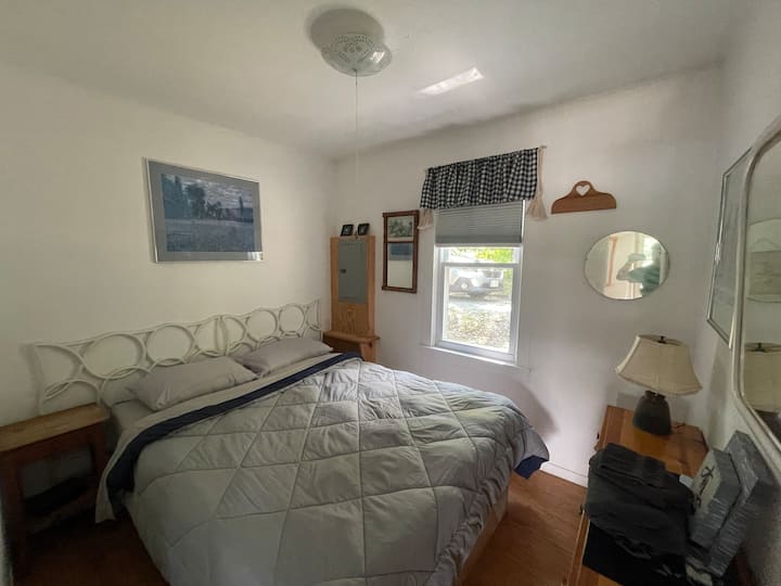 Slaapkamer 1 - Queensize bed