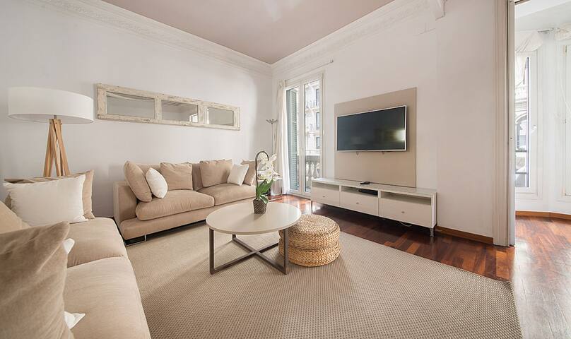 Four bedroom apartment in Balmes – You Stylish gallery image 3