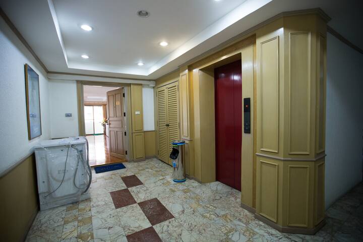 3BR/ 4 Balconies, Family Perfect, Phromphong BTS gallery image 2