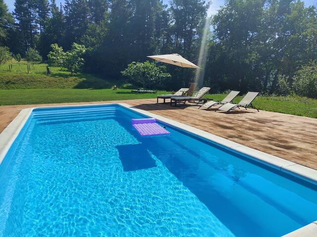 Chalet con piscina climatizada en naturaleza gallery image 4