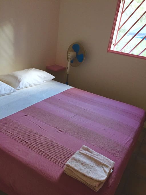 Camera 1 /Room 1
Il letto matrimoniale si può trasformare su richiesta in due letti singoli
Eng:
The double bed can be transformed into 2 single beds upon request