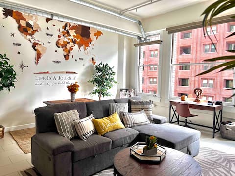 Top performing Airbnb: Iconic Heart of DTLA Loft*Rooftop Pool&Parking in Downtown