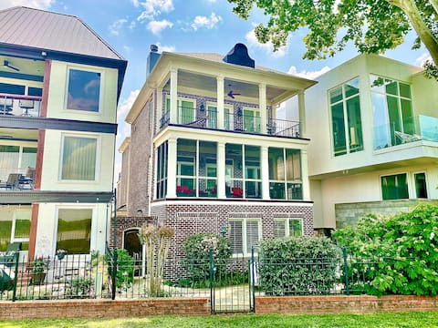 Memphis Dream House-ON THE RIVER-Pool/Elevator/Gym