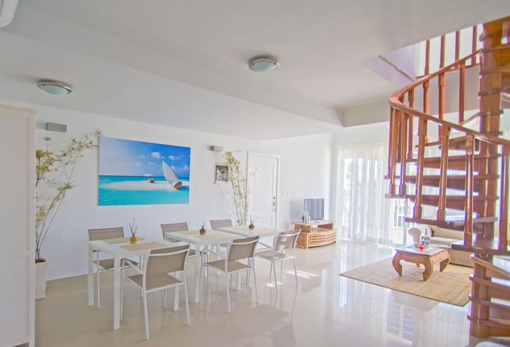 Common areas: Dinning room