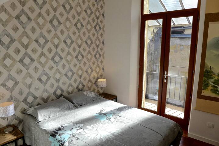 Lumineux Duplex 3ch au cœur historique de Bordeaux gallery image 4