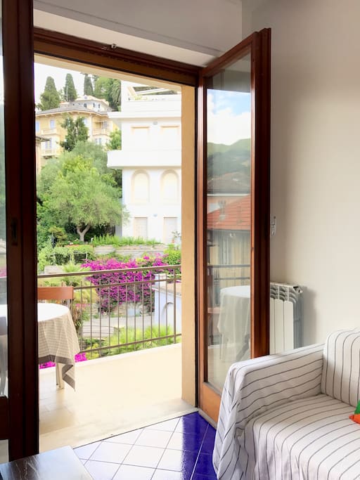 Vista balcone da soggiorno