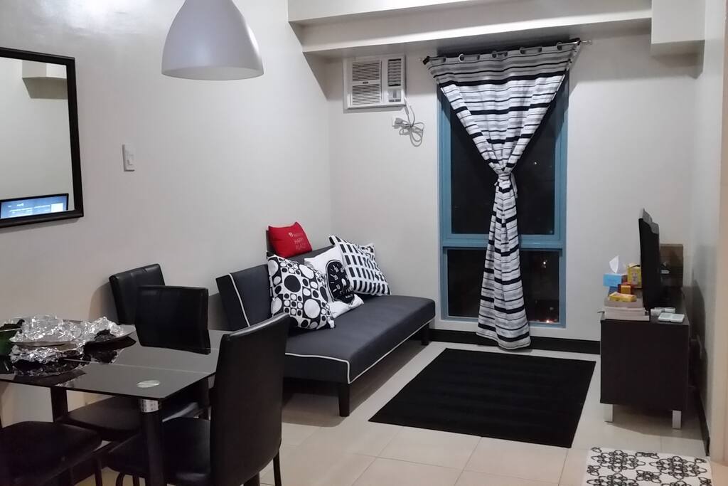 sala (sofa bed,dining table,kitchen)