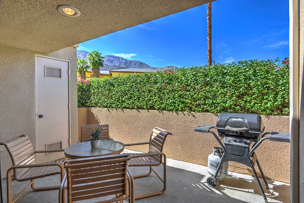 PATIO OFF LIVING ROOM TO MOUNTAINS J RS