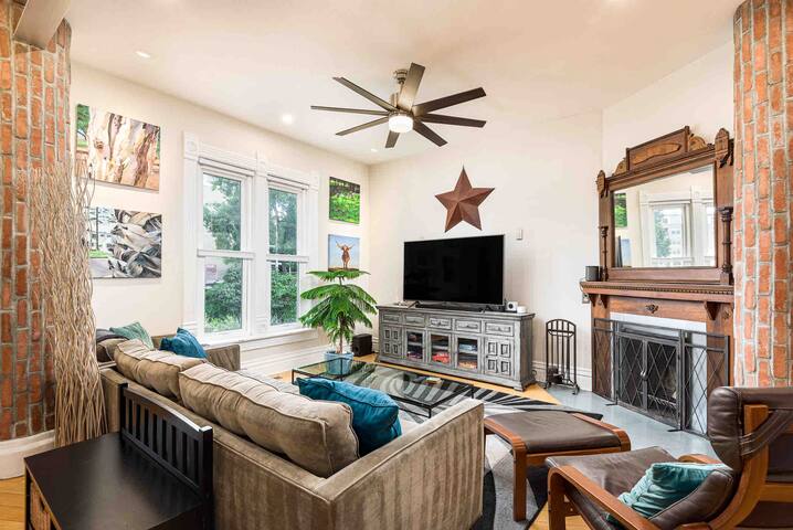 Spacious Artist’s House in the middle of Denver gallery image 2