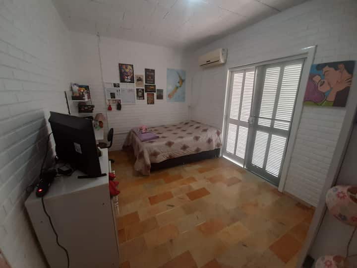Dhoma e gjumit 3 me ballkon dhe tarracë