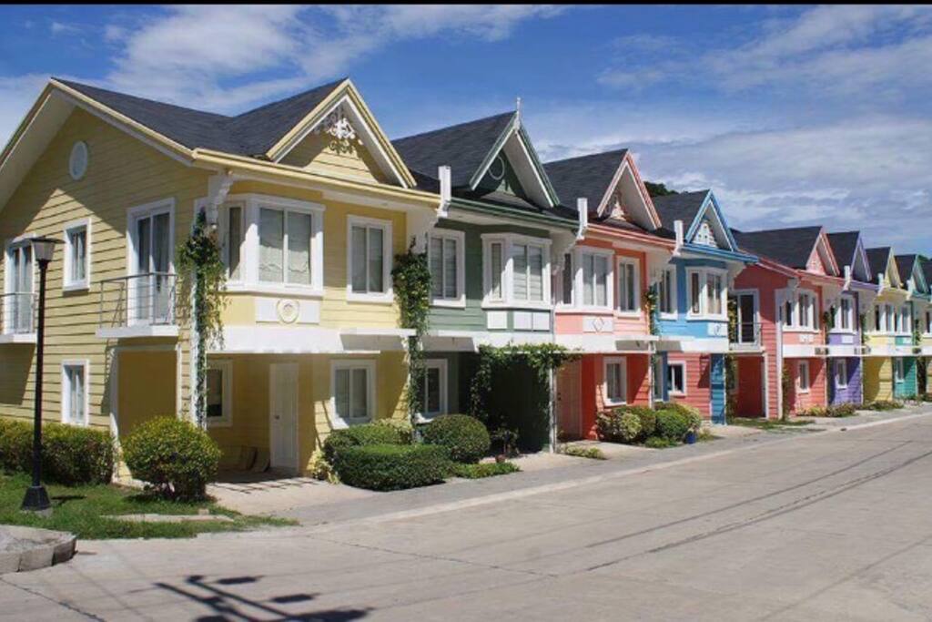 the house was located at the corner lot