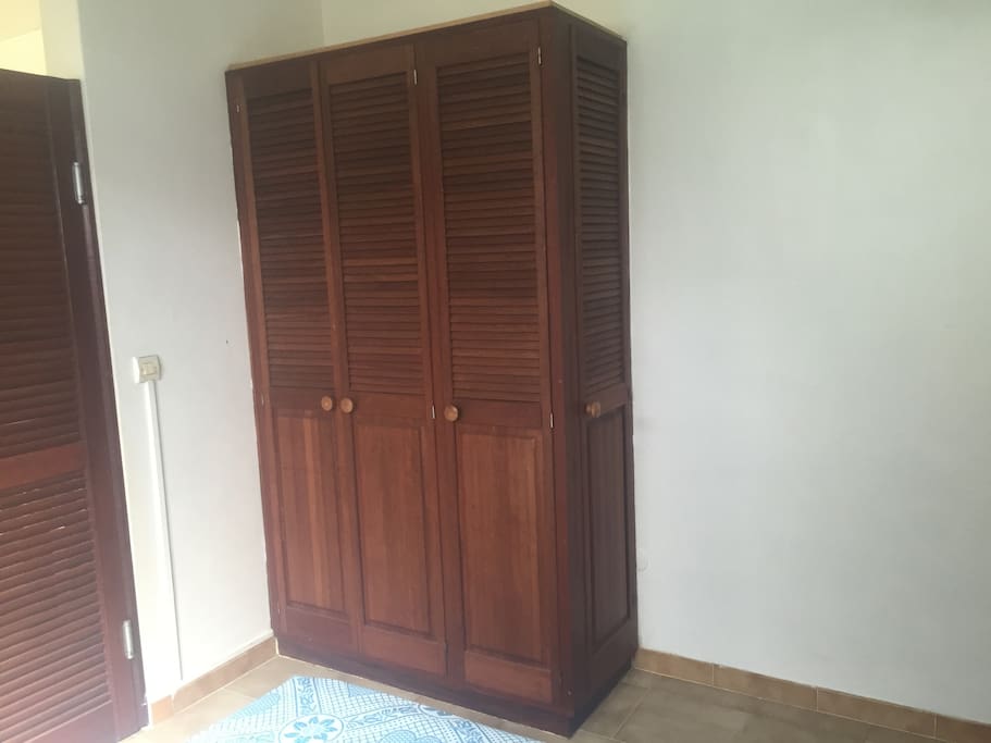 Armoire de rangement