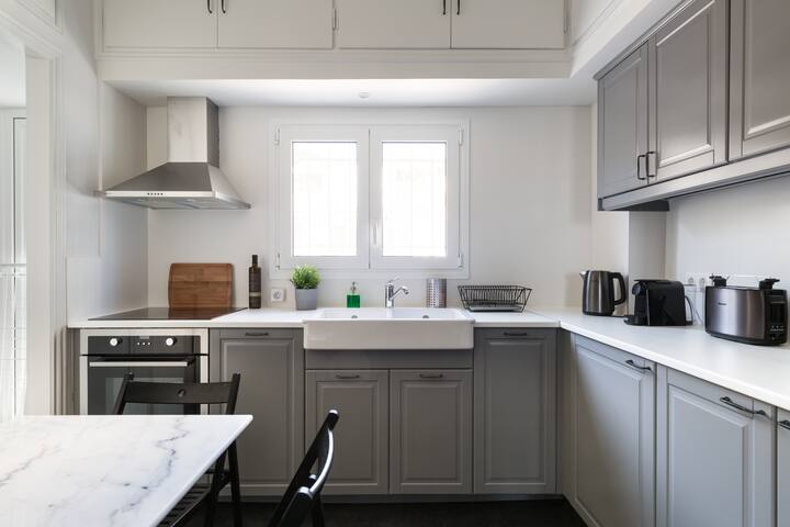 Elegant Luminous 3BD Apartment in Kolonaki gallery image 3