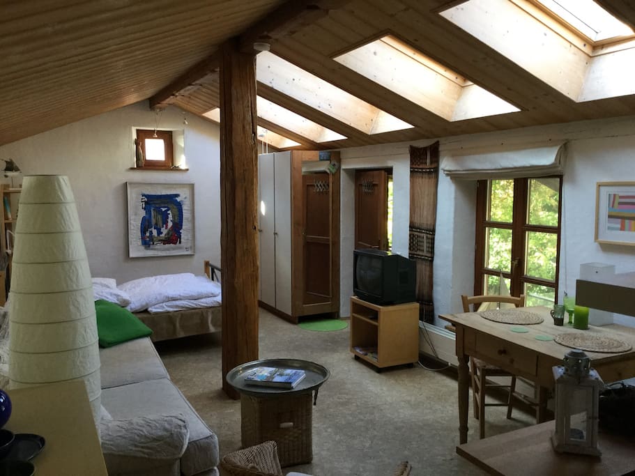 Lichtdurchflutete Ferienwohnung mit großen Dachfenstern