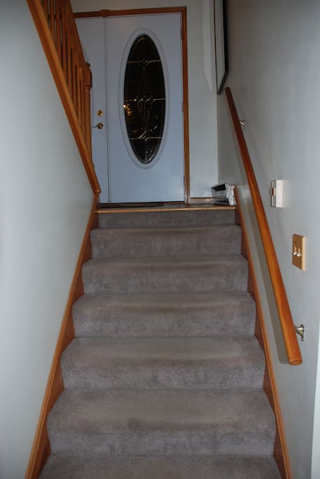 Entry to lower level of bi-level