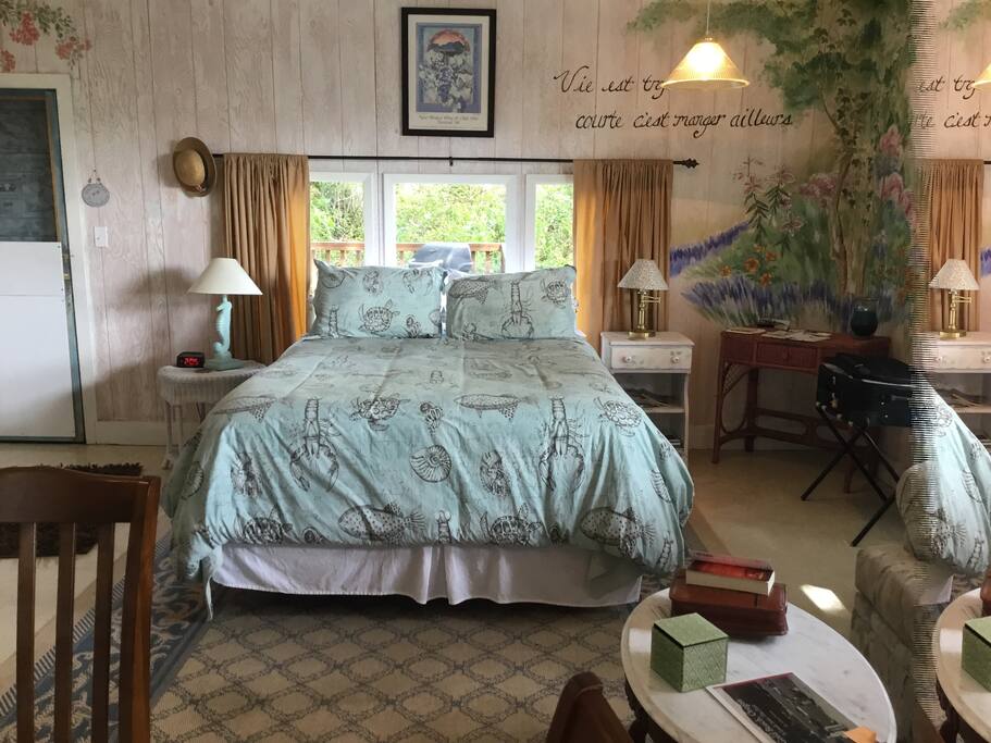 Queen Pillow top bed