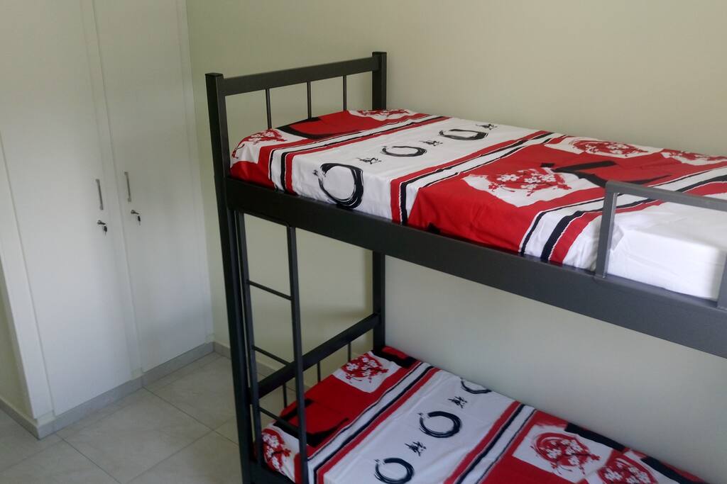 2 dormitórios com 1 beliche (2 pessoas)