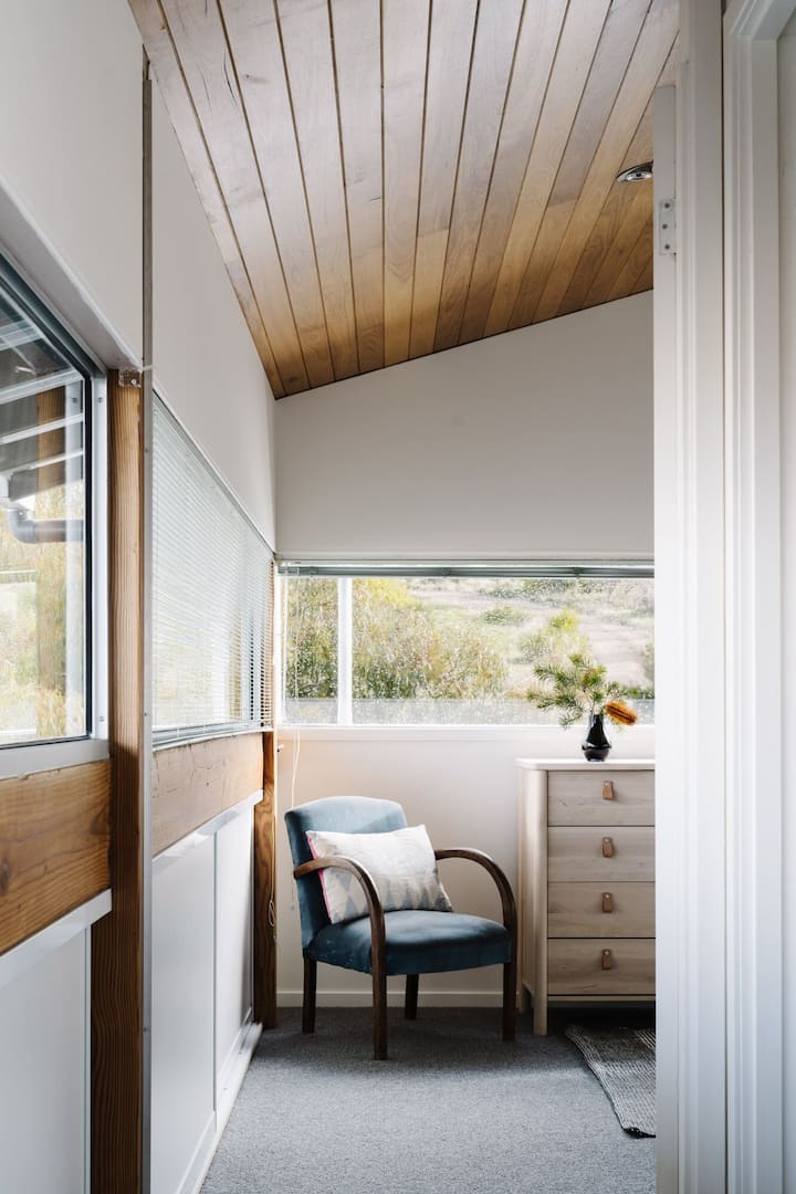 Entry into bedroom 2