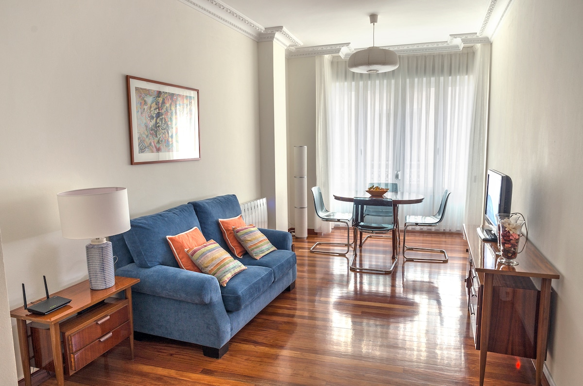 Top Airbnb: OLD TOWN APARTMENT, CENTRAL, ELEVATOR, WIFI in Bilbao
