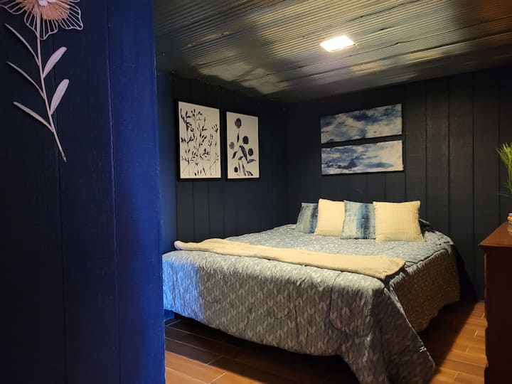 King საძინებელი სარდაფში 