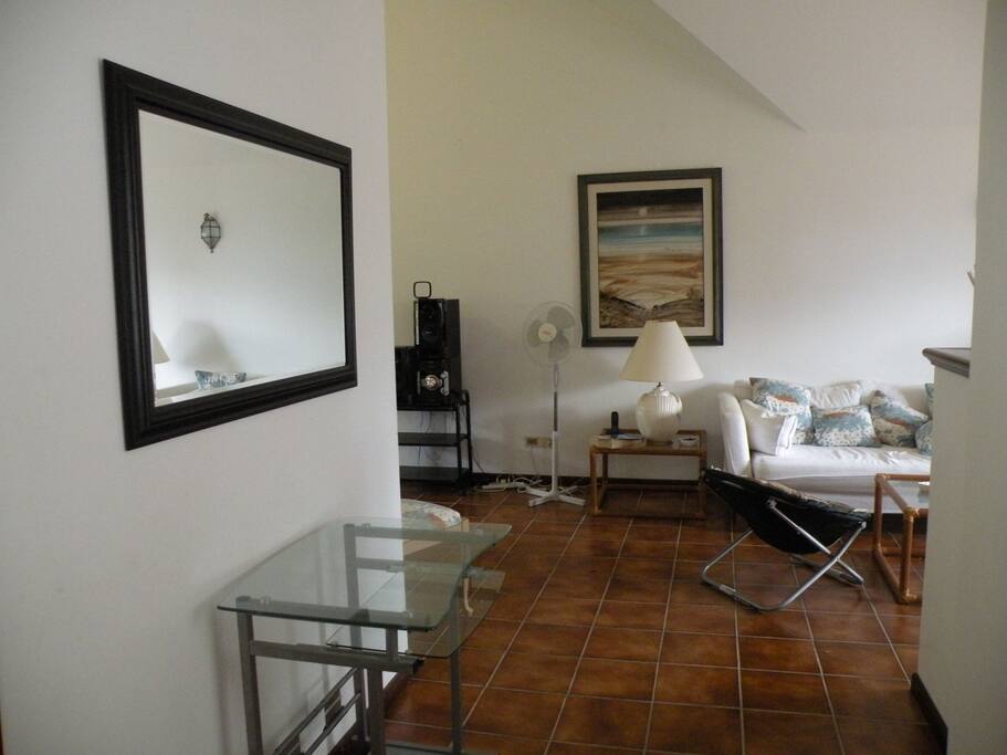 AP.101 ENTRADA AL LIVING ROOM
