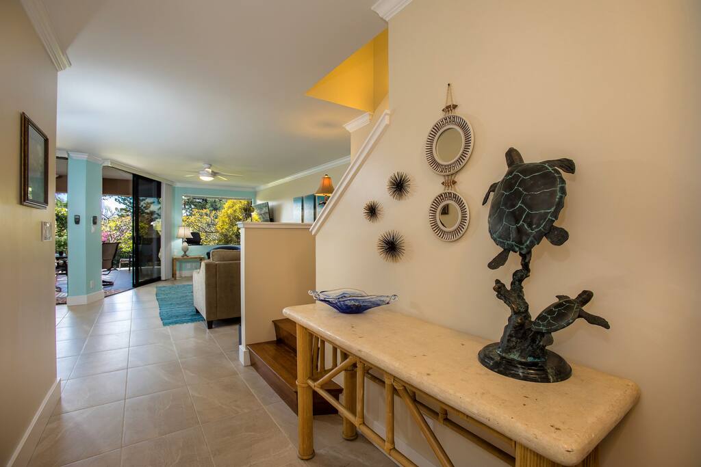 Welcoming entry - Aloha!