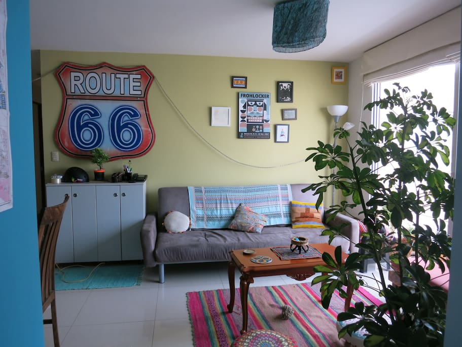 You will share the living room with 2 roommates...