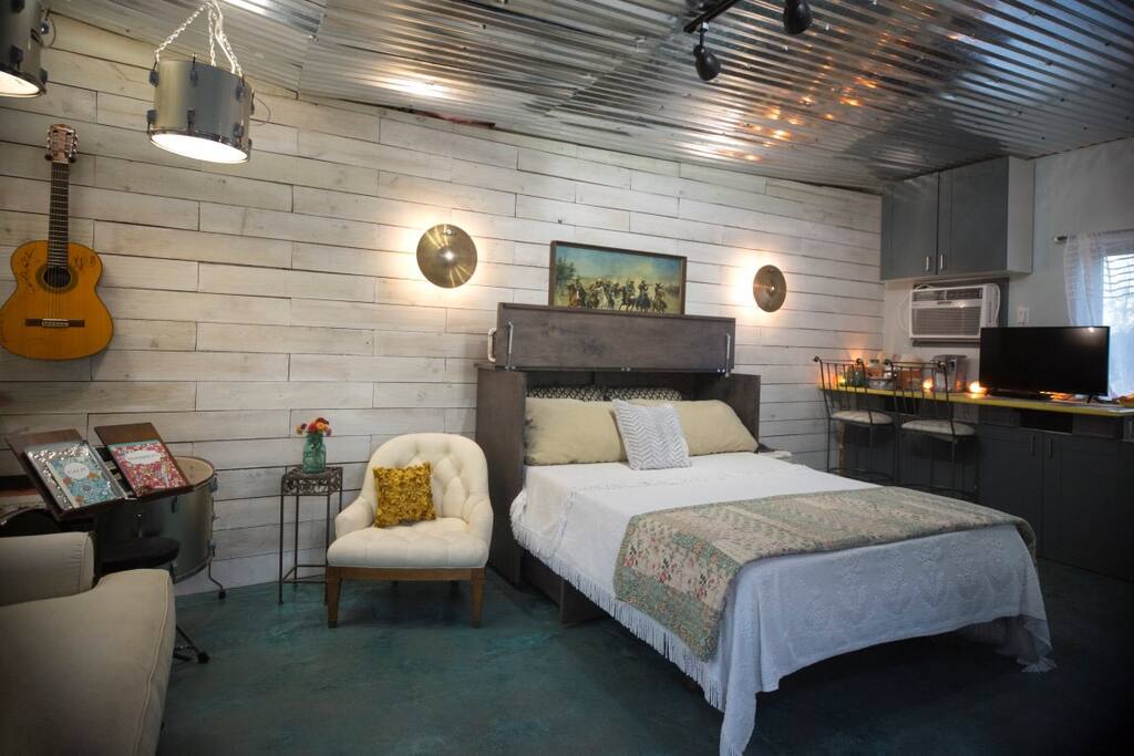 The serene atmosphere will have you relaxed in no time.