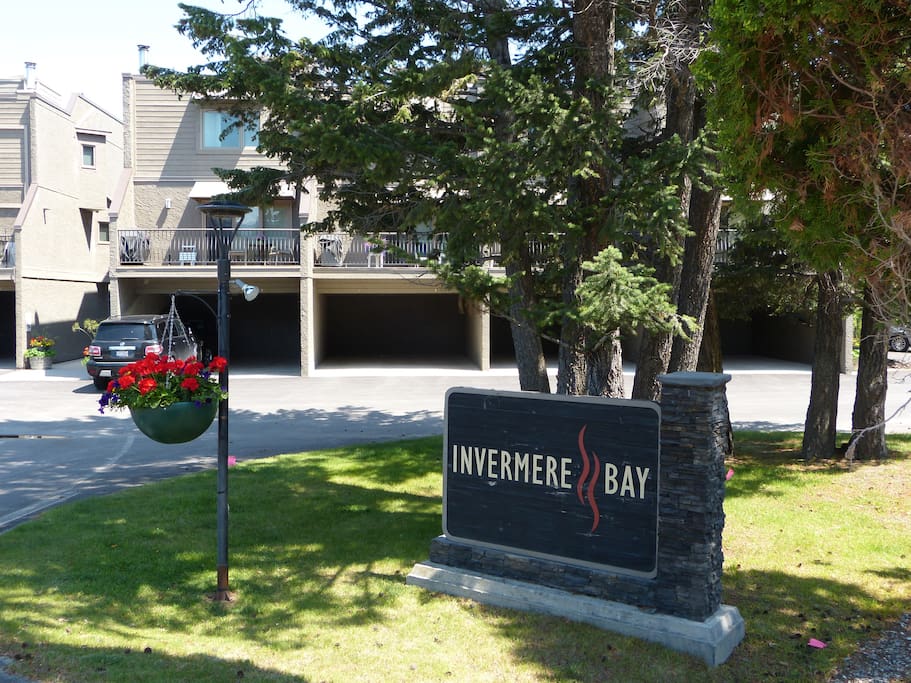 Entrance to Invermere Bay Condominiums