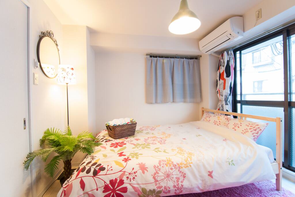 Comfortable beds and closet with hangers The following keywords let you easily find the room you want to book. 大阪 難波 USJ 道頓堀 大阪城 心斎橋 梅田 関西空港 京都 神戸 奈良 Namba Osaka USJ Dotombori Osaka Castle Shinsaibashi Umeda Kansai Airport KIX Kyoto Kobe Nara