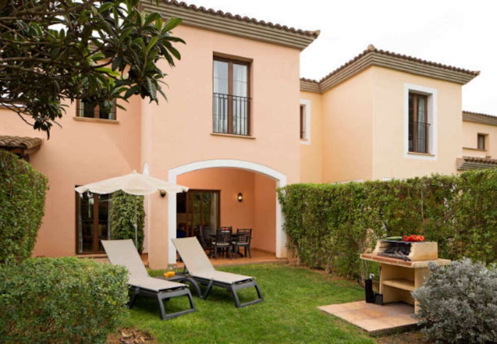 Private garden and BBQ